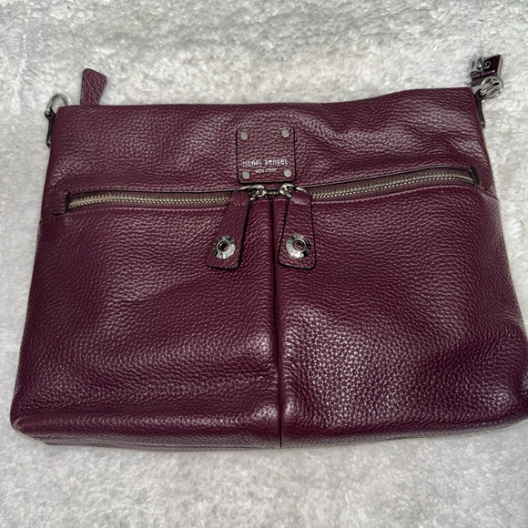 Henri Bendel Burgundy Leather Crossbody bag-Preloved - Picture 1 of 17